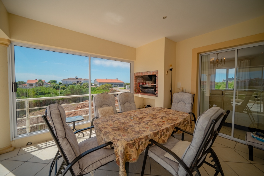 4 Bedroom Property for Sale in St Francis On Sea Eastern Cape